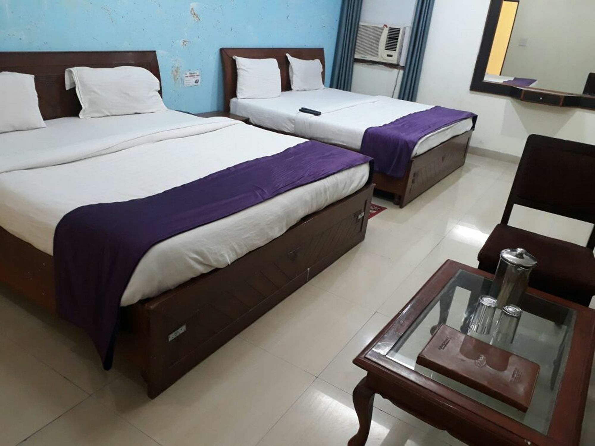 Hanuwant Palace 3*